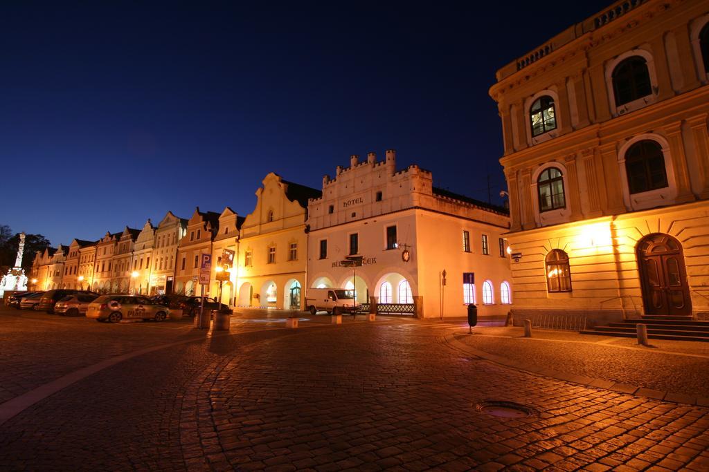 Hotel Bily Konicek Třeboň Esterno foto