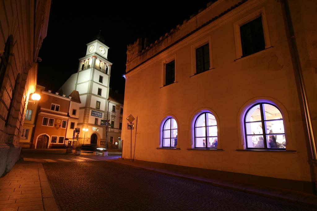 Hotel Bily Konicek Třeboň Esterno foto