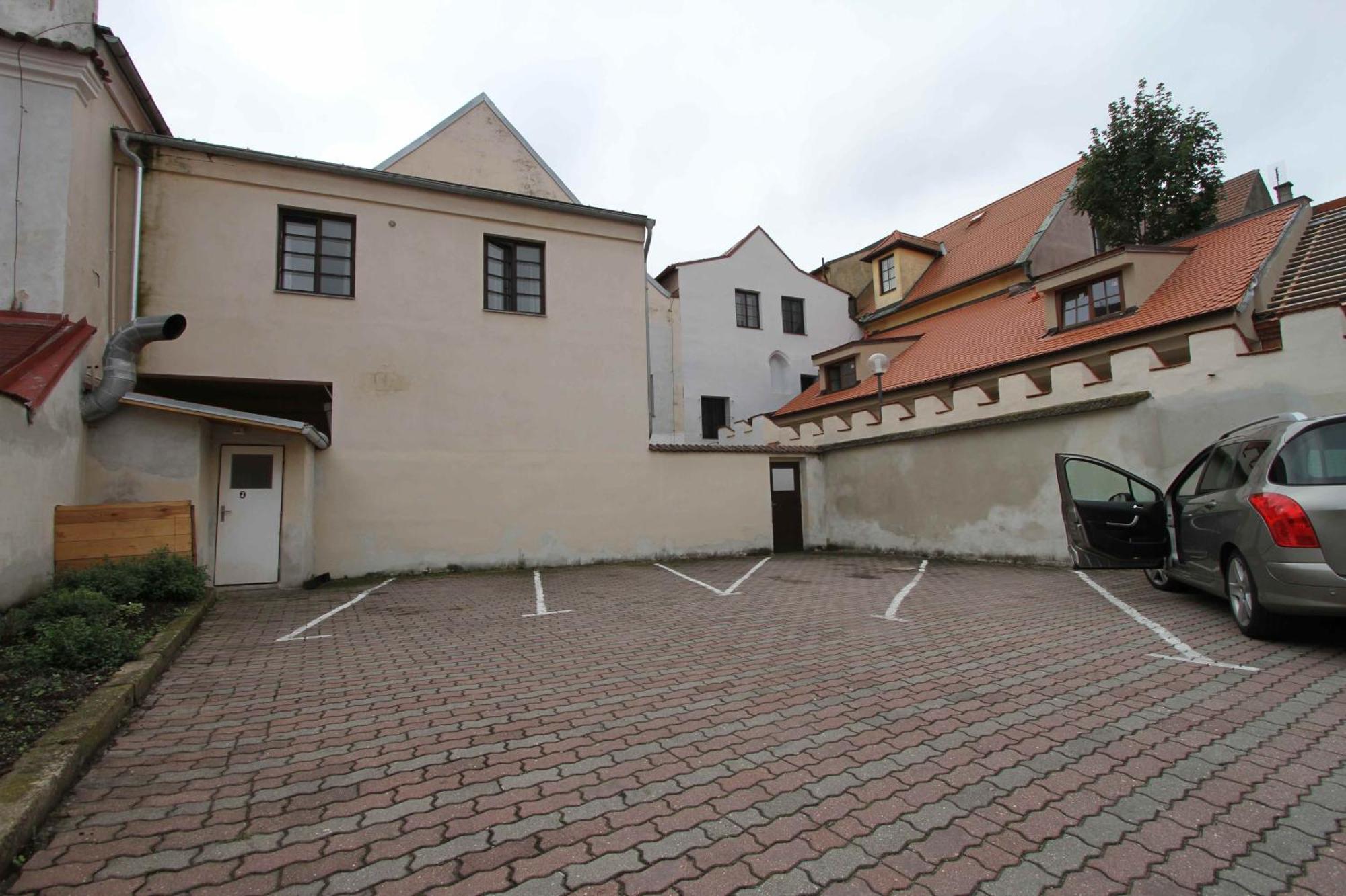 Hotel Bily Konicek Třeboň Esterno foto