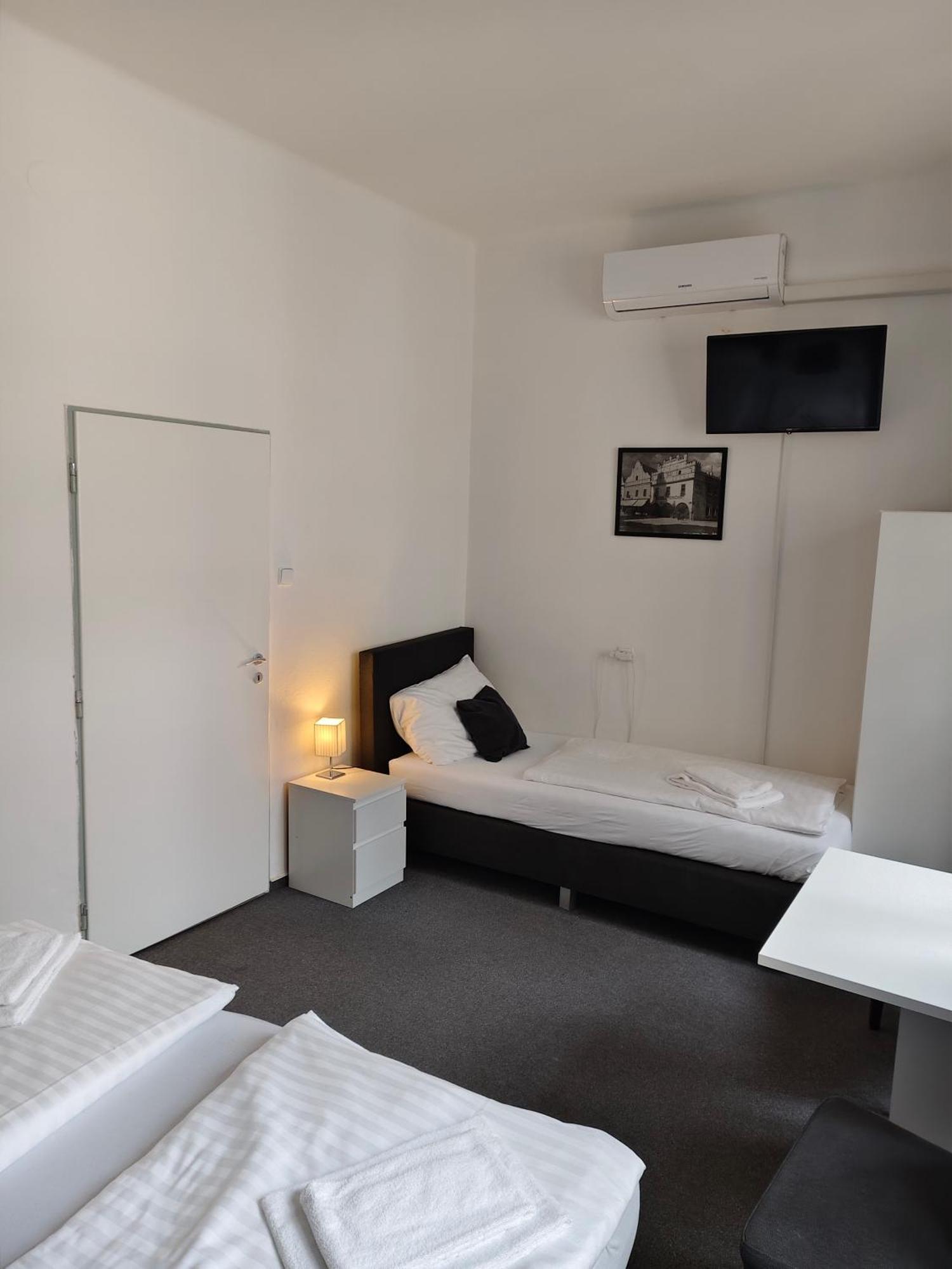 Hotel Bily Konicek Třeboň Esterno foto