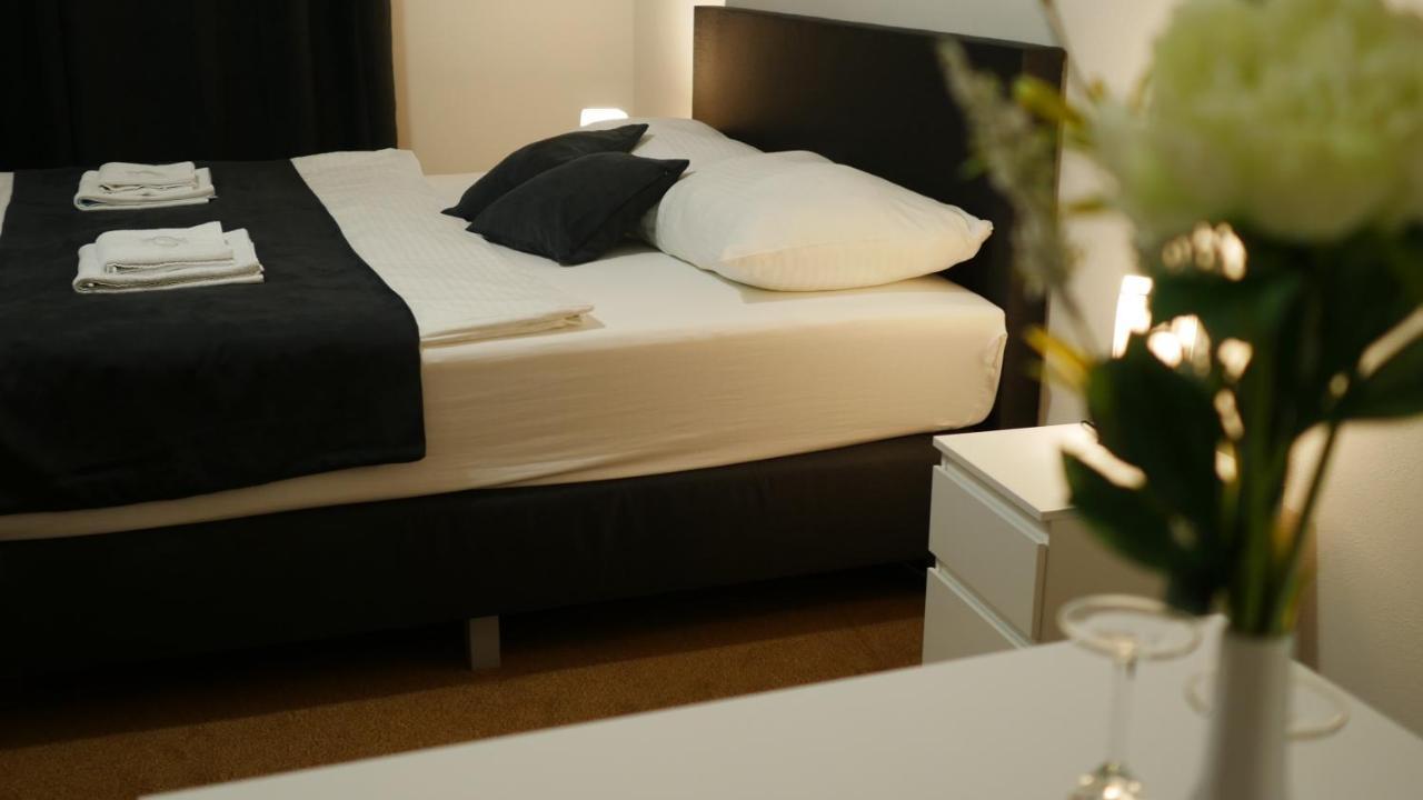 Hotel Bily Konicek Třeboň Esterno foto
